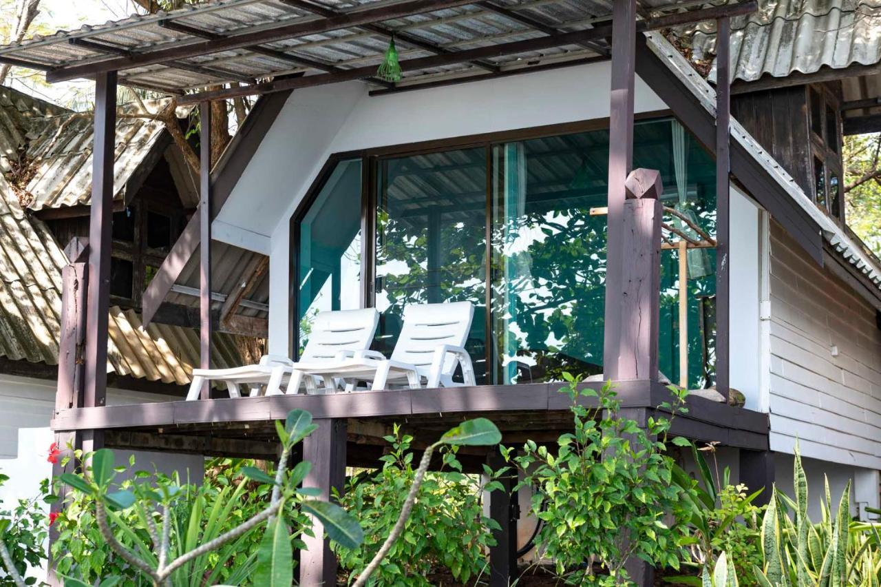 Banana Sunset - Bar & Bungalows Koh Mak Exterior foto